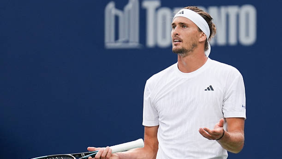 Zverev crashes out against Khachanov in Toronto. Photo: Getty