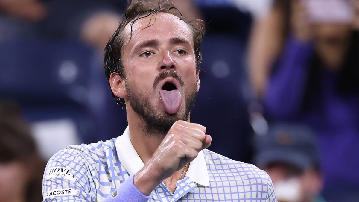 El extraño gesto con el que reacciona Medvedev al ceder un break contra Bonzi. Foto: Getty