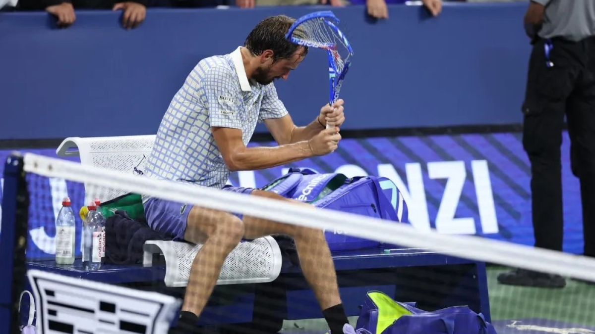 Toni Nadal strongly criticizes Medvedev after what happened at the US Open: "It was regrettable." Photo: Getty