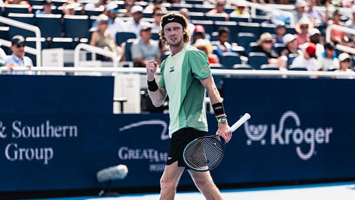 Andrey Rublev during his quarterfinal match against Alcaraz in Cincinnati. Source: Getty