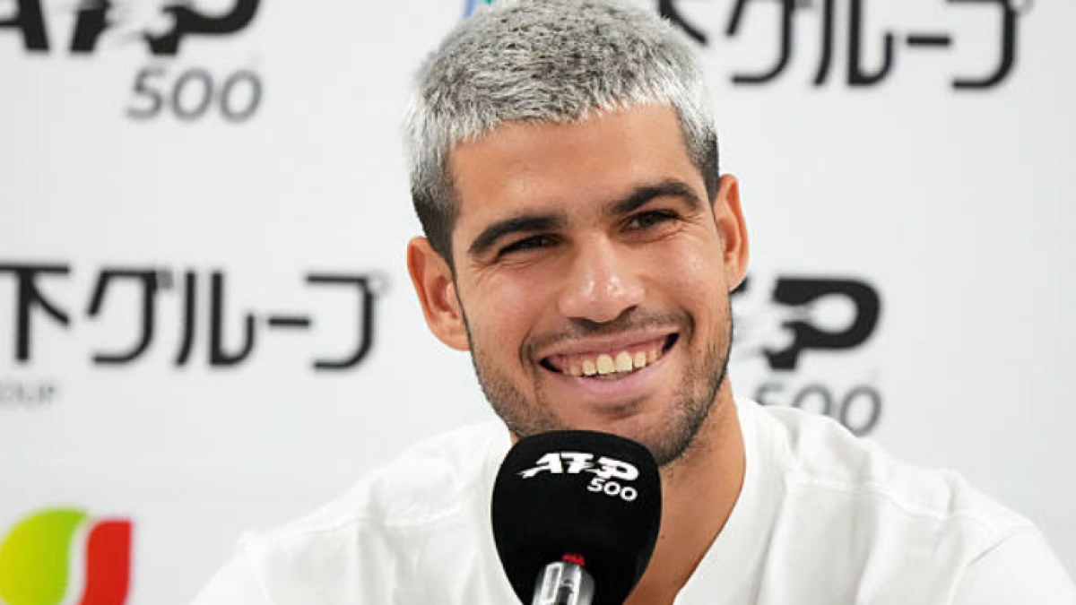 Alcaraz si rivolge ai media all'ATP 500 di Tokyo. Foto: Getty