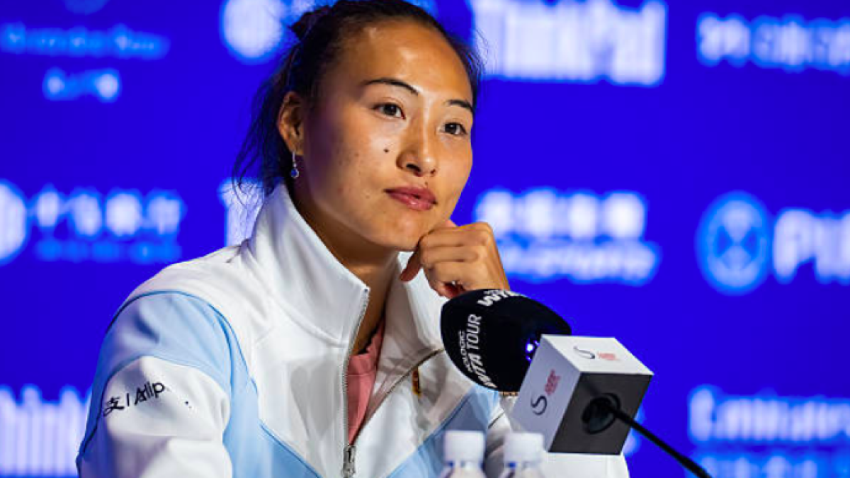 Qinwen Zheng analyse sa blessure au coude à Pékin. Source : Getty.