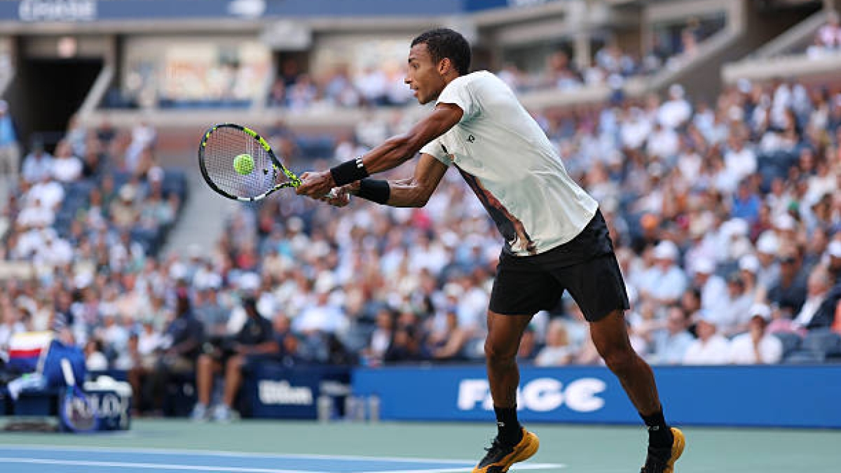 Auger-Aliassime speaks on the court at the US Open 2025. Photo: gettyimages