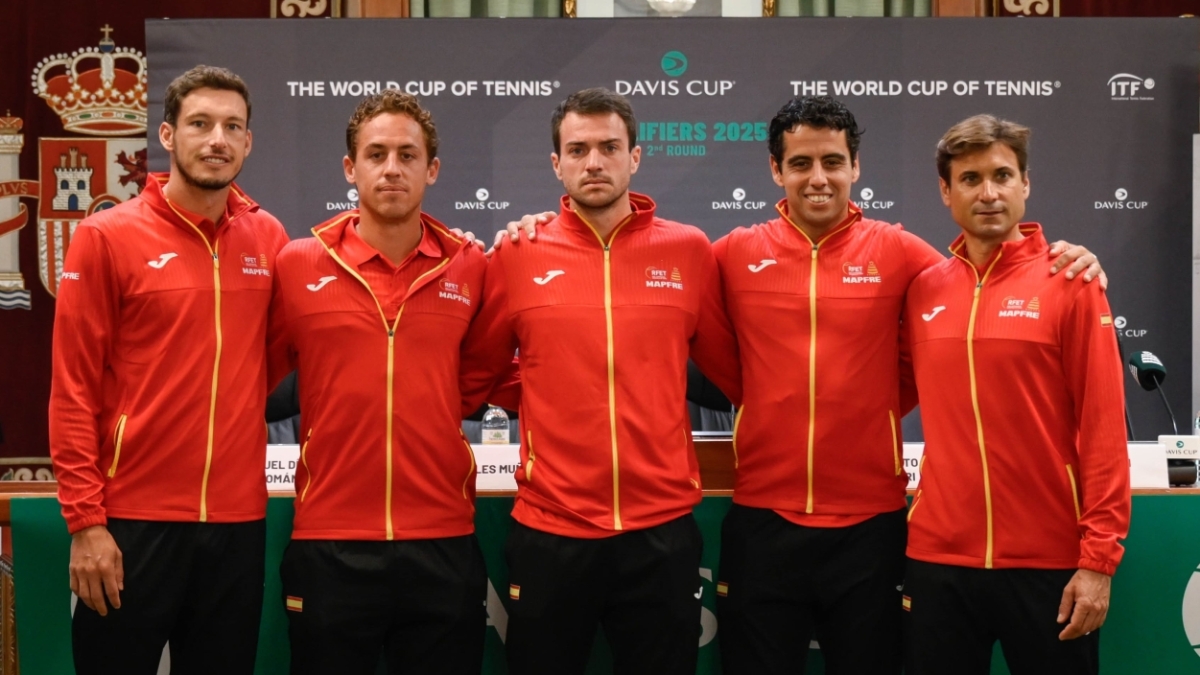 El equipo español, tras el sorteo de los emparejamientos. Fuente: RFET