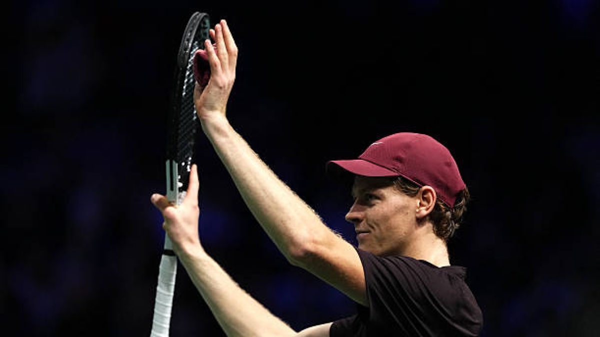 Schedule and where to watch Jannik Sinner in the quarterfinals of the ATP Rolex Paris Masters 2025 against Ben Shelton. Photo: Getty Images