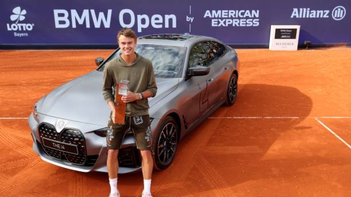 流尼买了一辆保时捷，尽管承认自己仍没有驾驶执照。照片：Gettyimages