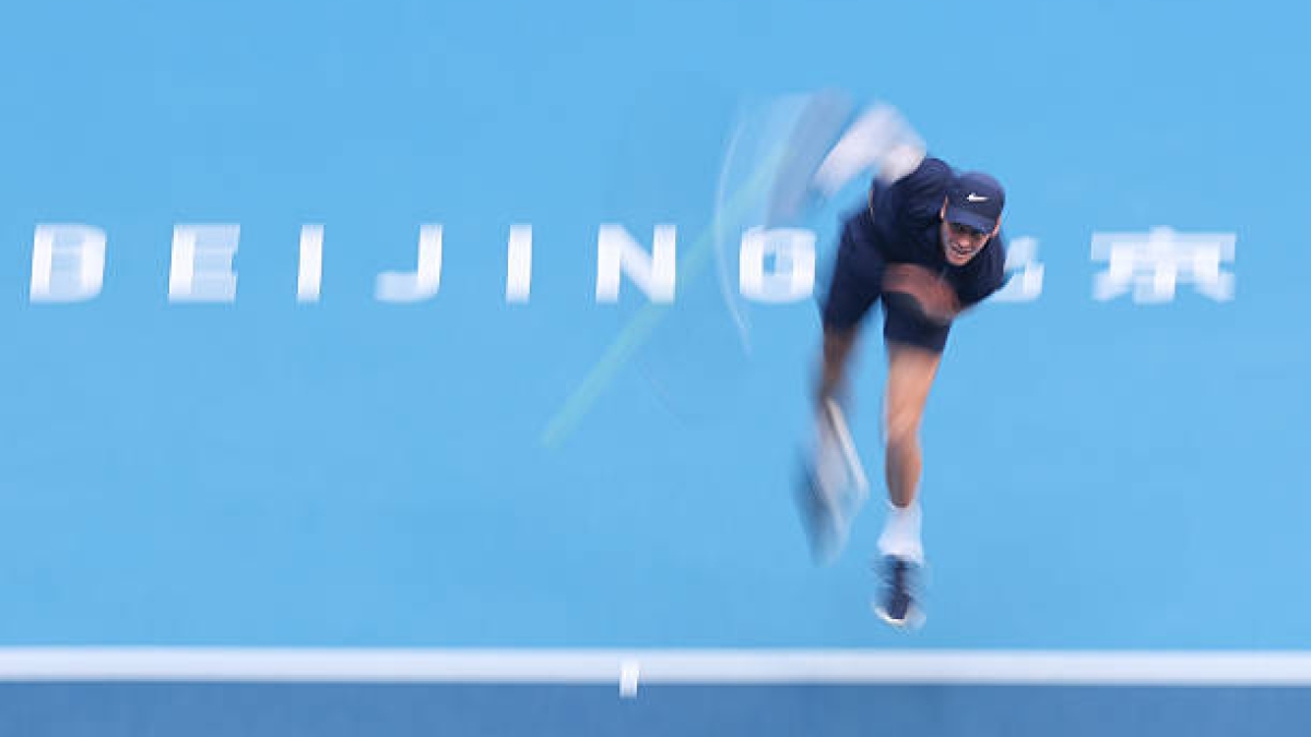 Sinner segue il ritmo di Alcaraz e conquista Pechino. Foto: Gettyimages