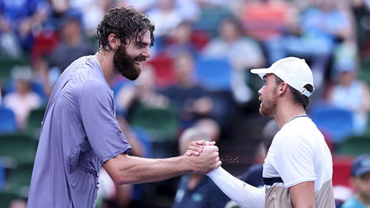 Opelka 在上海关于球场提出了巨大的抱怨。