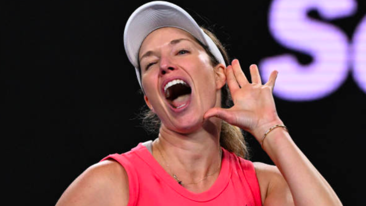 丹妮尔·科林斯向新男友介绍。来源：Getty