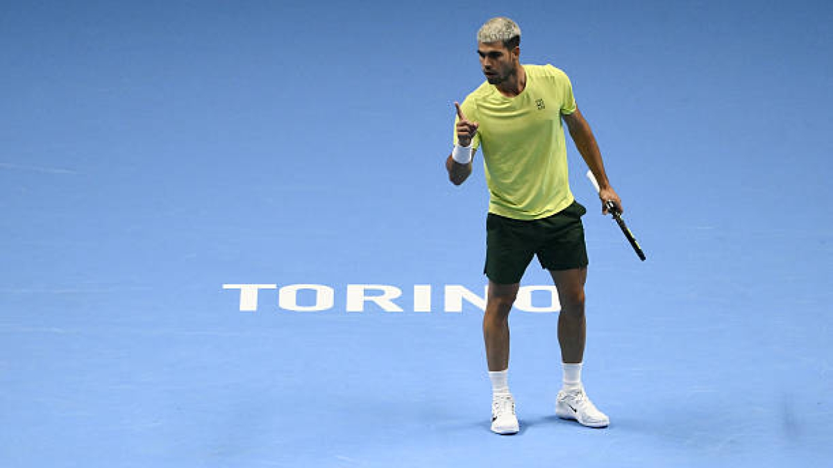 Alcaraz sorprende con il suo rovescio a una mano: anche Fritz ride! Foto: Getty