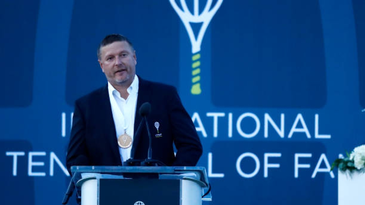 卡费尔尼科夫对波塔波娃进行了一次巨大批评。