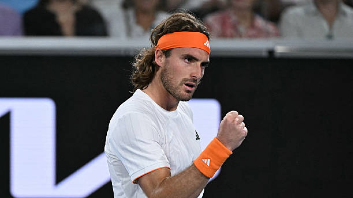 Tsitsipas da el susto, pero puede con Mochizuki y se cita con Machac en la segunda ronda de Australia. Foto: Gettyimages