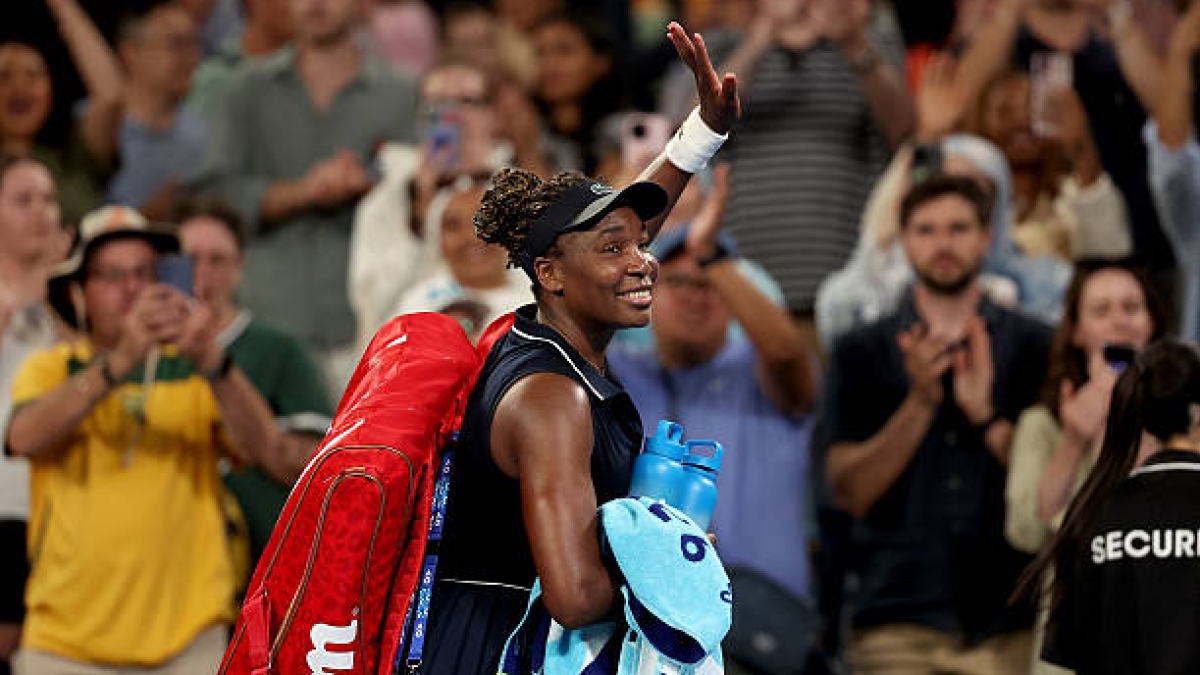 Venus Williams leaves with her head held high: "I am very proud of my effort today because I am playing better in every match." Photo: Gettyimages.