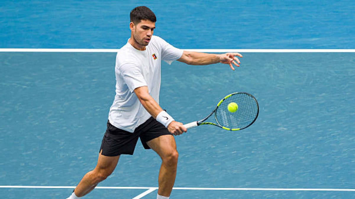 Carlos Alcaraz, distance as number 1 at Australian Open 2026. Photo: gettyimages

Carlos Alcaraz, en tête comme numéro 1 à l'Open d'Australie 2026. Photo : gettyimages