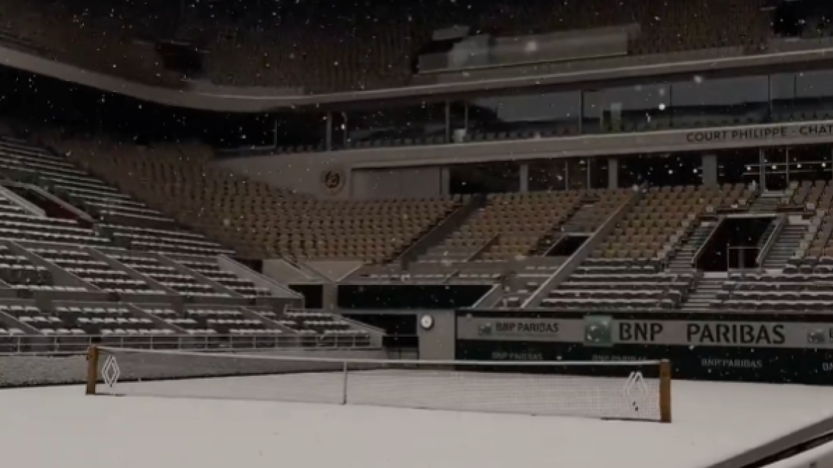 Imagen de Roland Garros completamente nevado. 