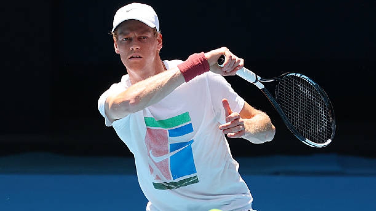 西纳在澳大利亚的首次训练中大获成功。