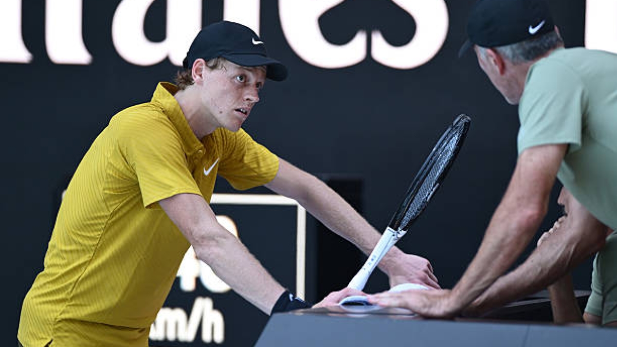 Jannik Sinner avanzó a octavos de final del Open de Australia tras derrotar a Spizzirri. Fuente: Getty