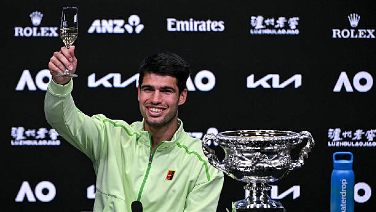 Alcaraz, dopo aver vinto l'Open d'Australia: "Sto già pensando a Roland Garros, cercherò di non lasciare niente a nessuno"