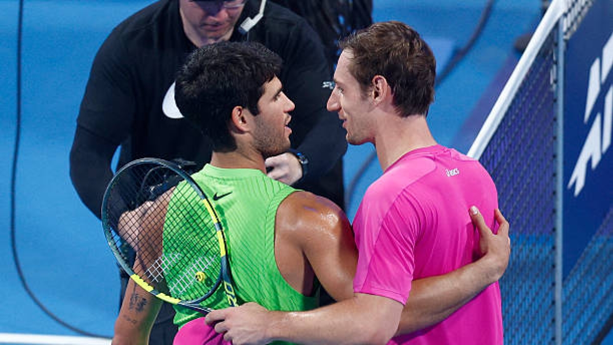 This is what Royer told Alcaraz at the net: "I will come for you and for Jannik"