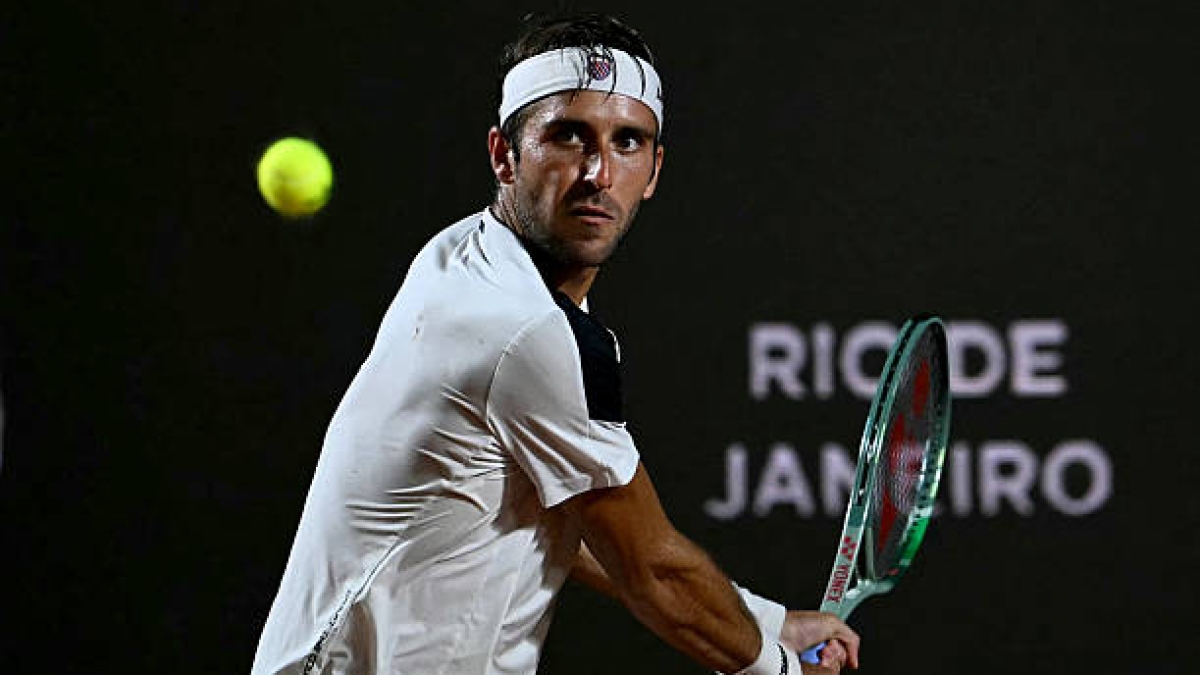 Etcheverry se baja del ATP Santiago tras ganar en Río de Janeiro