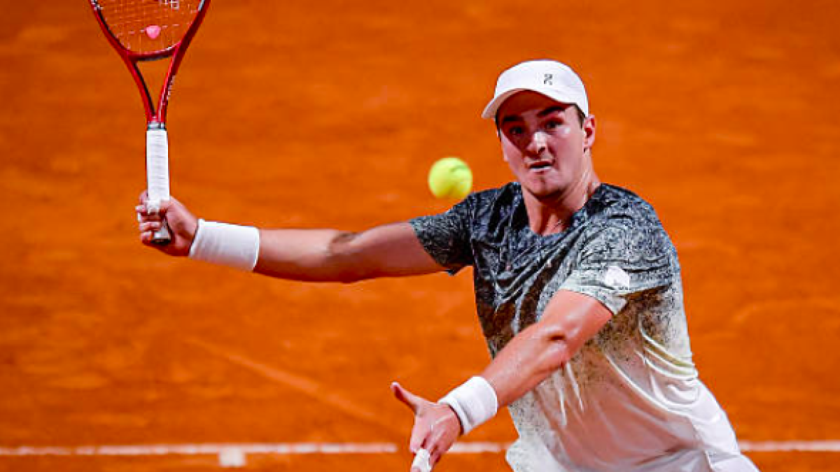 Fonseca calls for a revolution at the Rio Open: “If it were to change surfaces in the future…”. Source: Getty