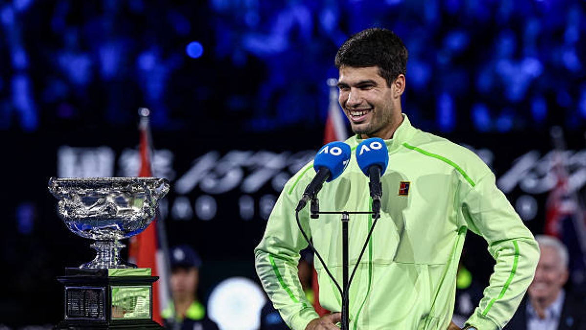 Ecco l'abbraccio commovente tra Nadal e Alcaraz dopo la finale degli Australian Open. Foto: Gettyimages.