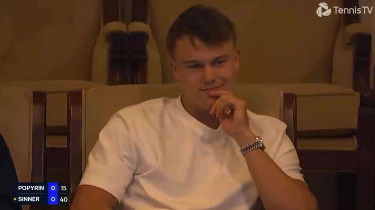 Rune, presente nei match di Alcaraz e Sinner a Doha. Foto: X