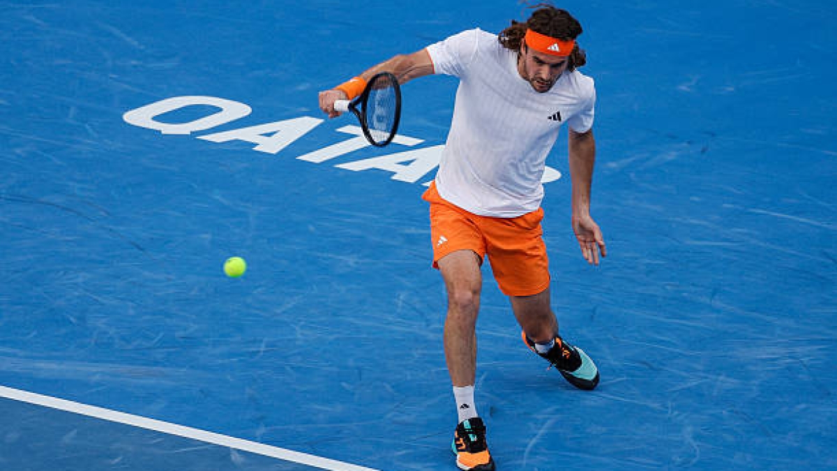 Tsitsipas comes out in defense of the one-handed backhand.