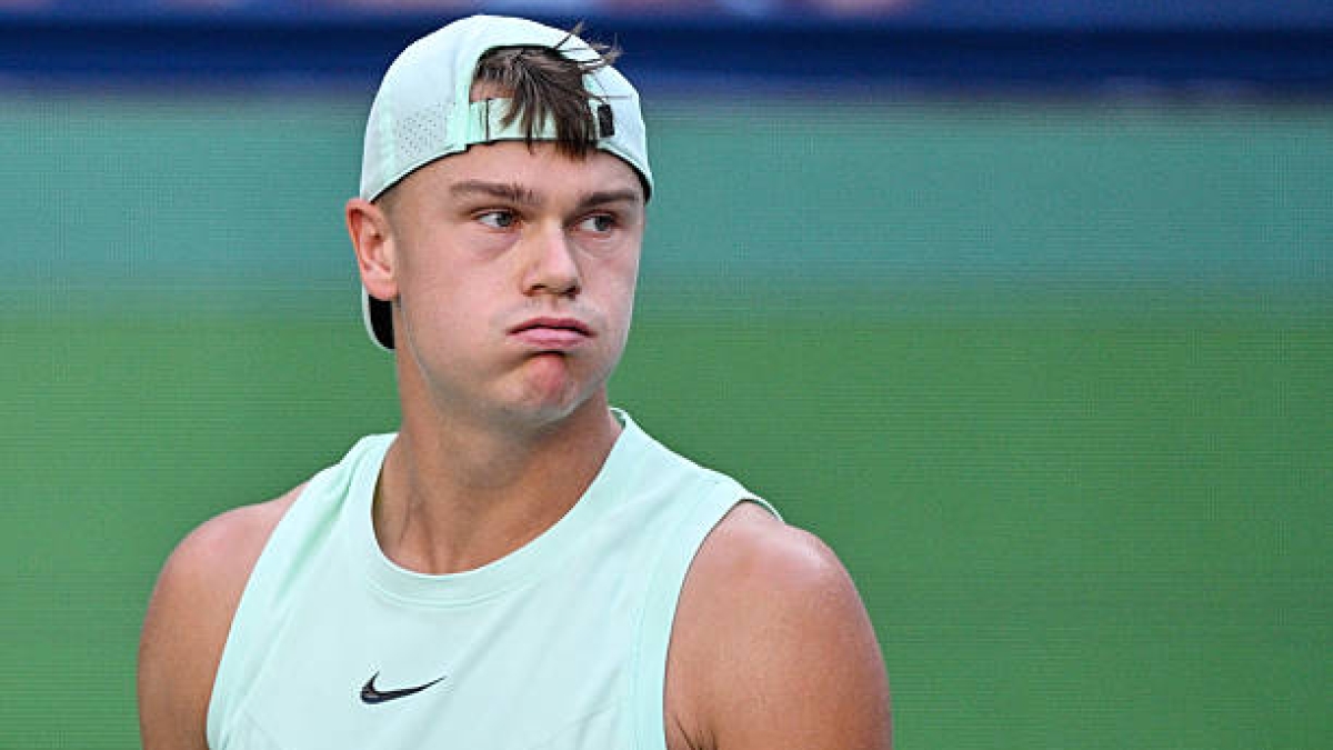 Rune saltó a la defensa de Serena en plena polémica.