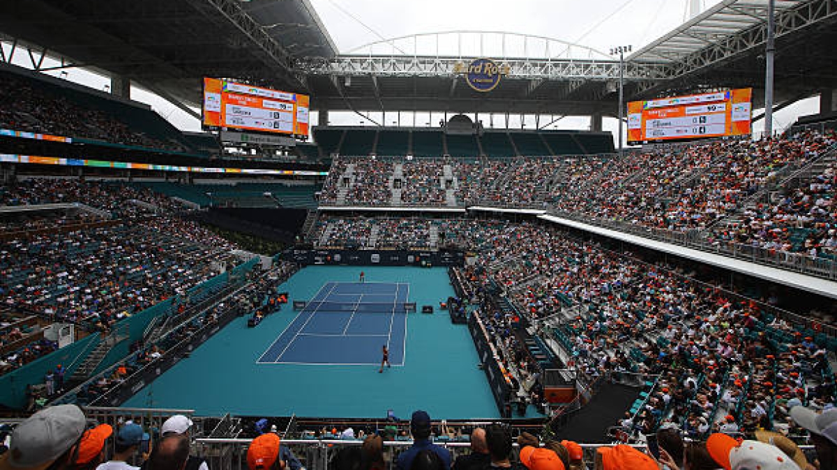 Casi hay tragedia en el Miami Open: un cable de la 'spider cam' se enganchó con la silla del juez árbitro, que estuvo cerca de caer al suelo. Foto: Gettyimages