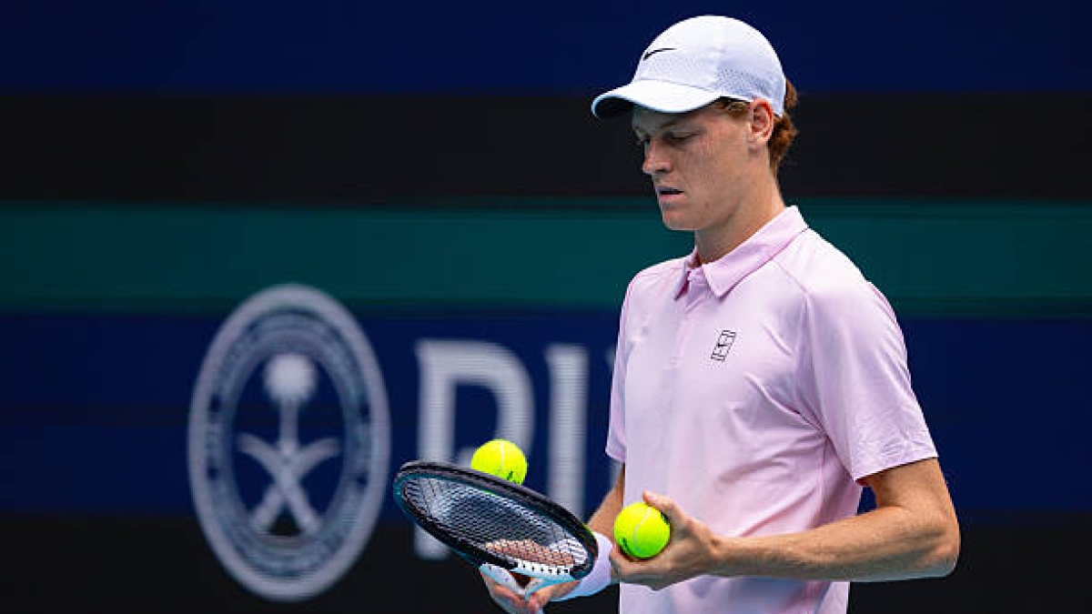 Sinner sigue sin perder un set en los Masters 1000 y su racha se extiende hasta los 34 consecutivos. Foto: Gettyimages

西纳在大师赛1000中一直没有输掉一盘，他的连胜纪录延续到第34场。图片：Gettyimages