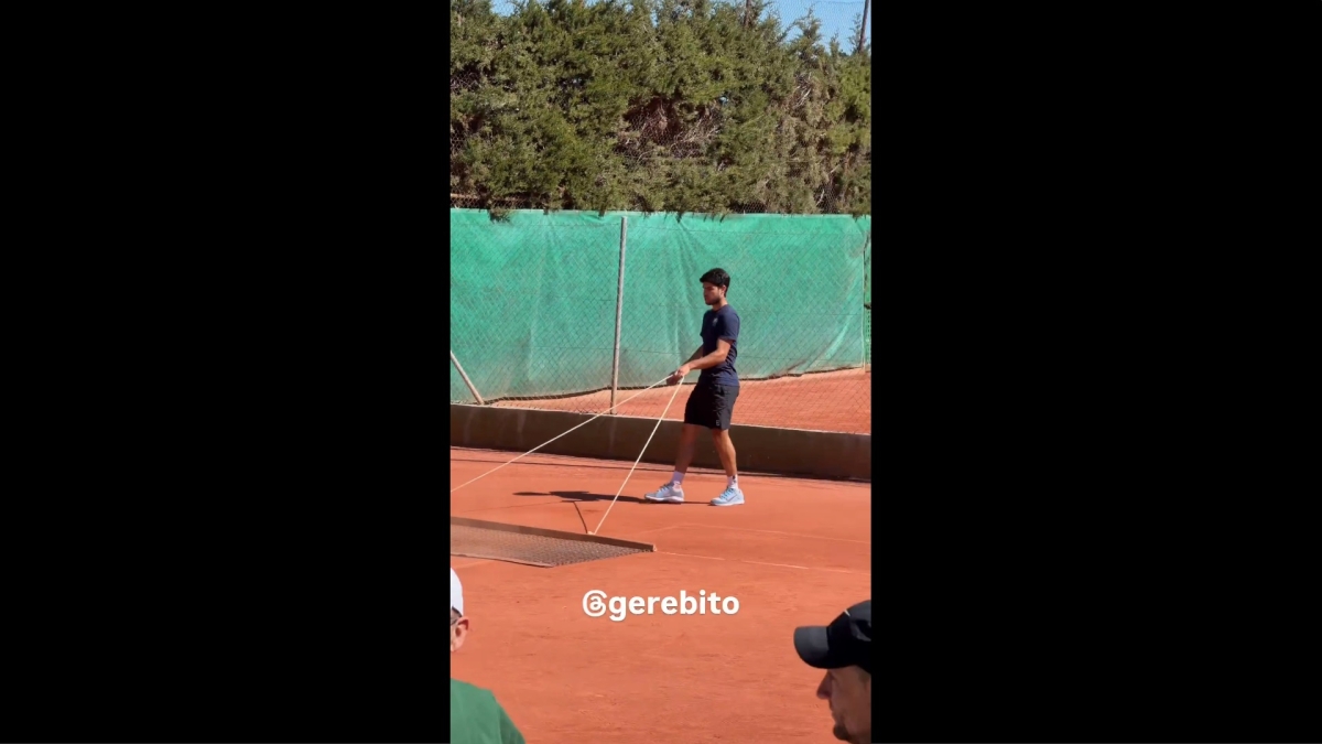 阿尔卡拉兹的教育和谦逊展示的病毒视频。视频：赫尔曼·阿布里尔