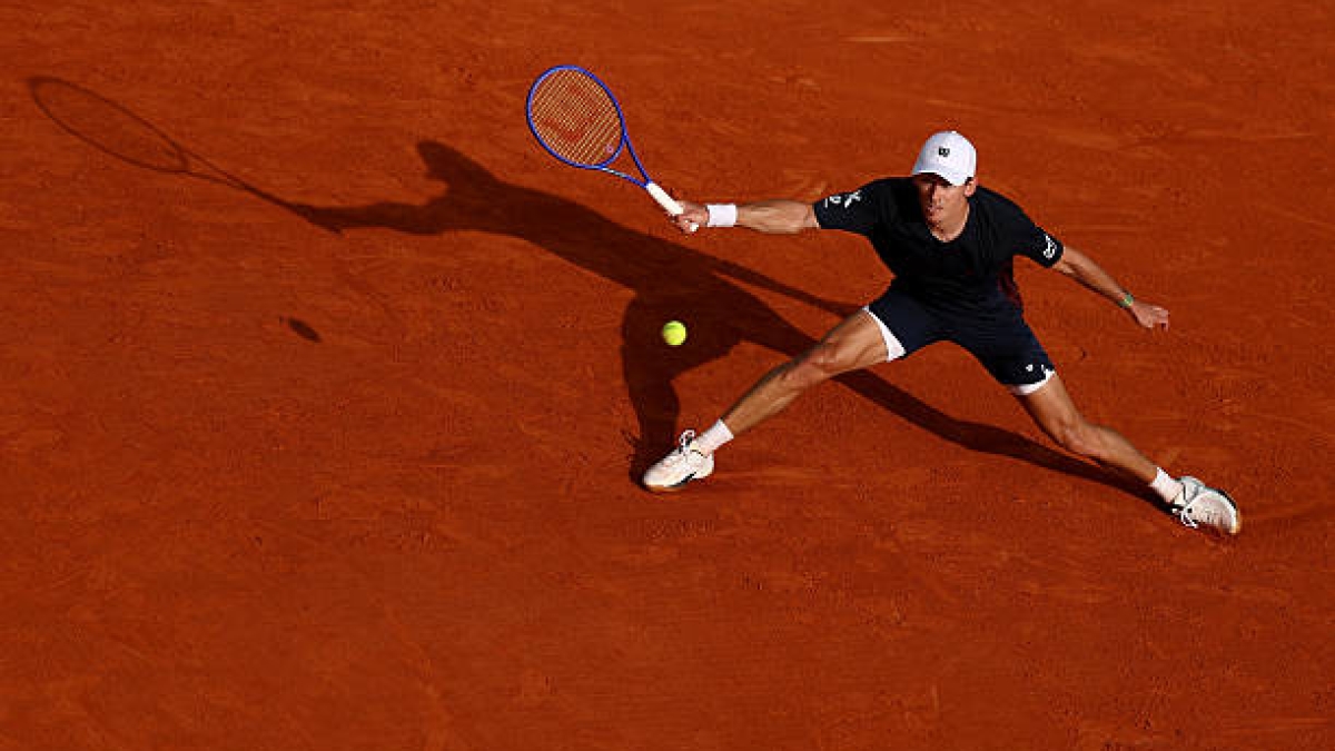 迪米诺尔在摩纳哥避免了对诺里的惊吓