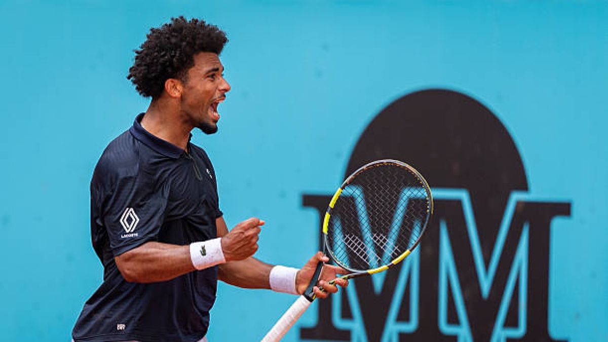 儿子坦白承认在与布斯比赛的第三盘输掉时他的理疗师给他的严厉信息