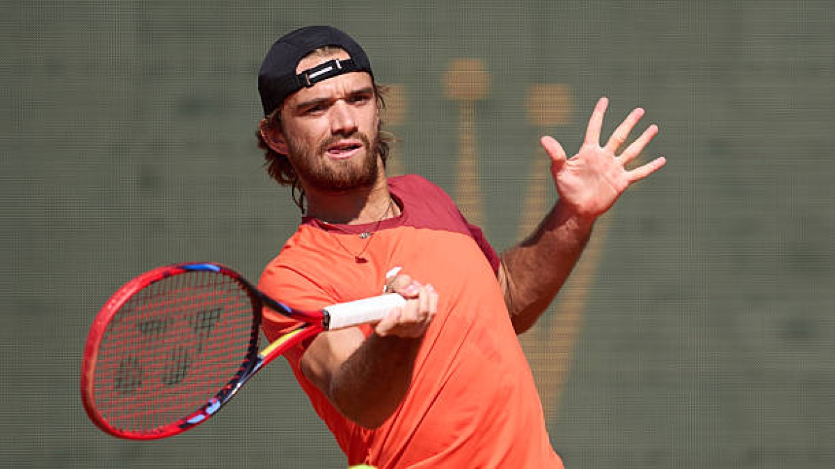 Machac rimonta contro Báez a Barcellona e attende Alcaraz