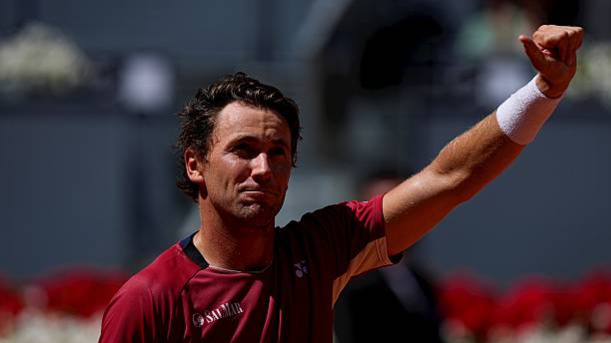 鲁德在马德里赛击败西西帕斯后，展开一场史诗般的比赛