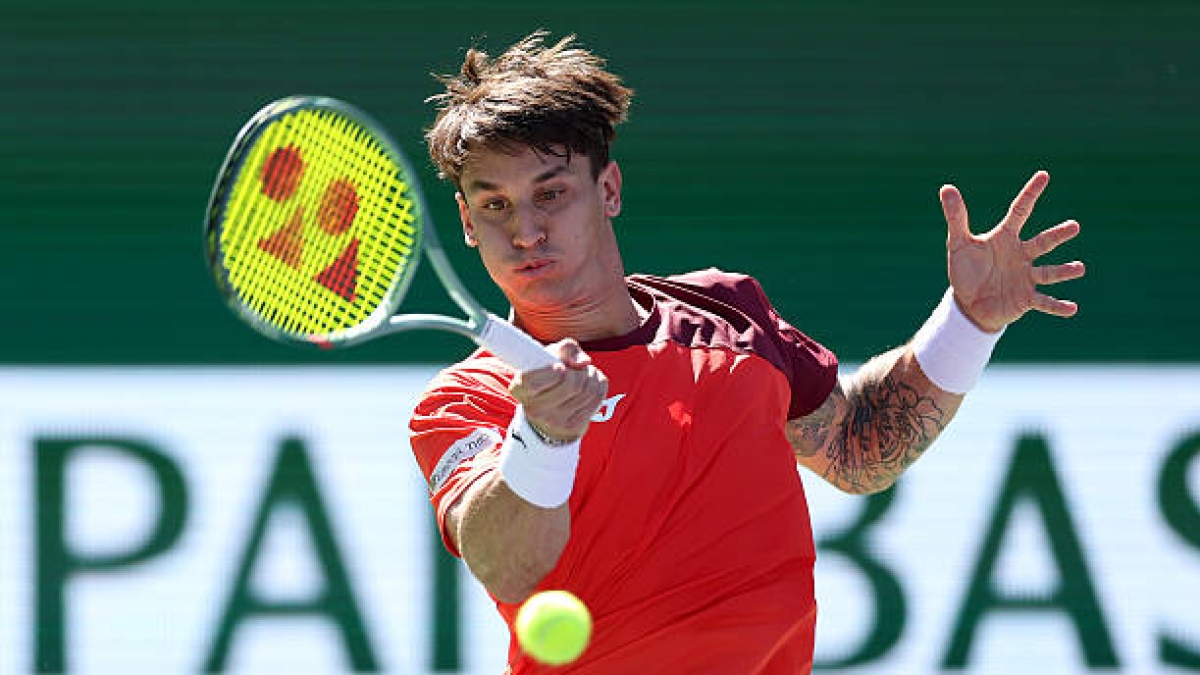 卡米洛·乌戈·卡拉贝利在巴塞罗那丢失了一个行李箱。