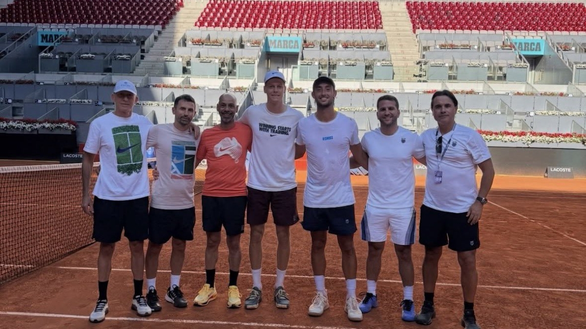Sinner s'entraîne déjà à la Caja Mágica en vue du Mutua Madrid Open.