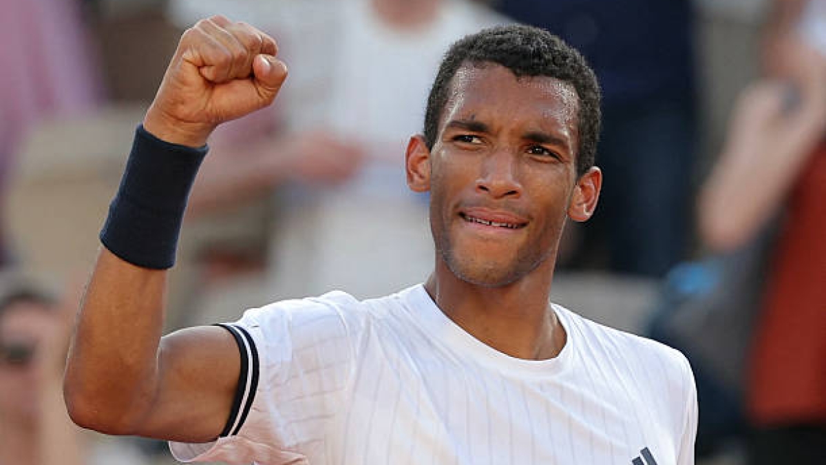 Auger-Aliassime va de menos a más ante Burruchaga en Roland Garros