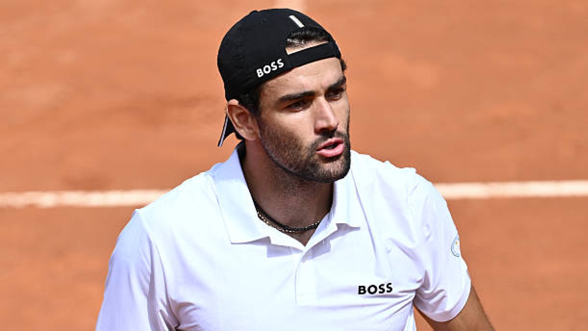 Berrettini no daba crédito: la juez árbitro obligó a repetir el punto tras saltar el antivibrador de Popyrin. Foto: Gettyimages