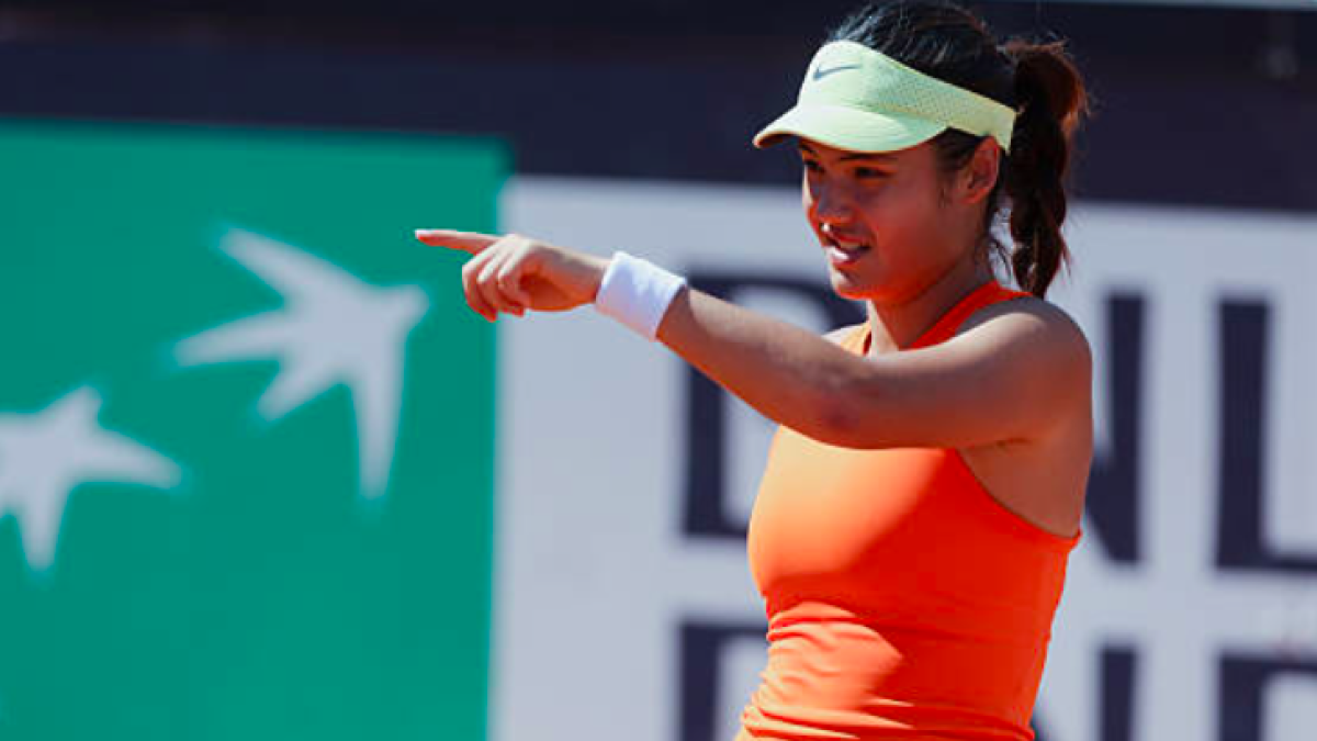 Raducanu ya tiene torneo de regreso en la gira de tierra. Fuente: Getty
