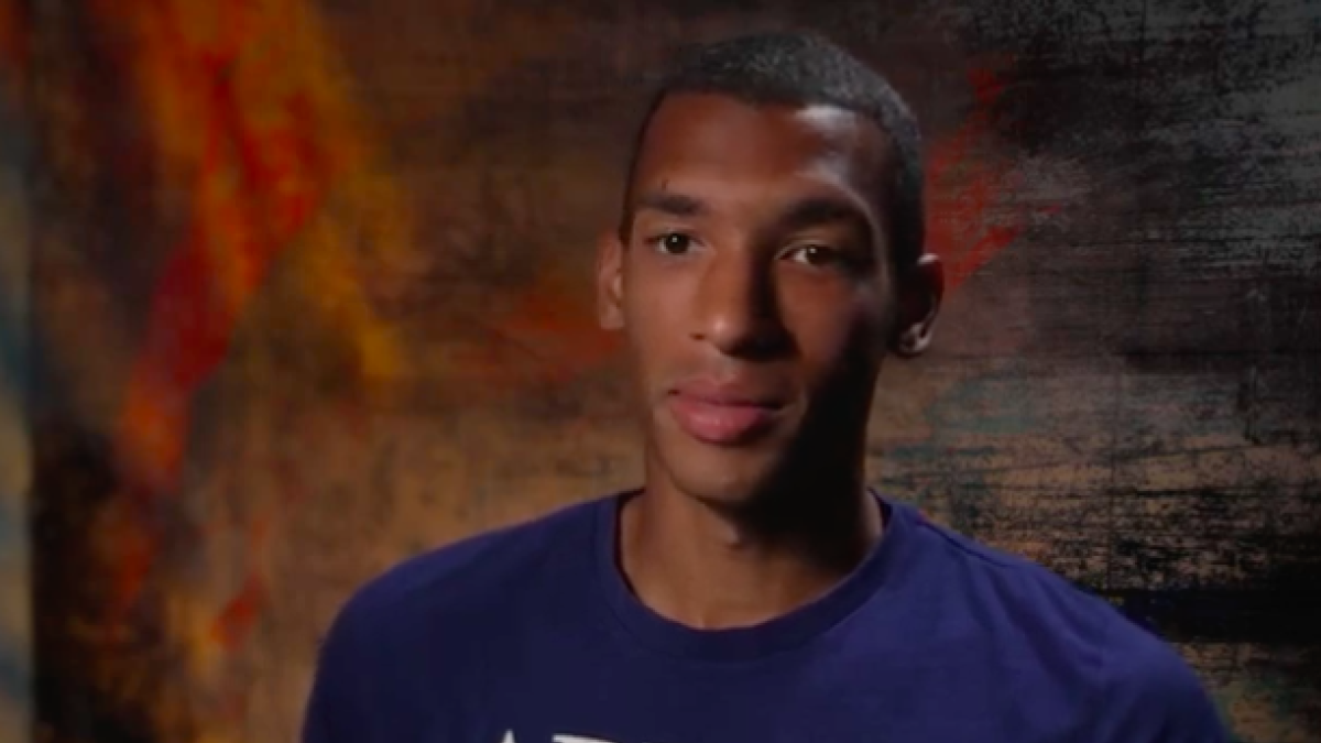 Aliassime: “Nunca he tenido un problema para moverme sobre tierra batida”. Fuente: TennisTV