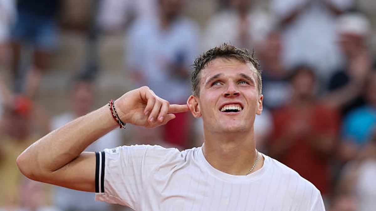 Jakub Mensik, miraculous recovery at Roland Garros 2026. Photo: gettyimages