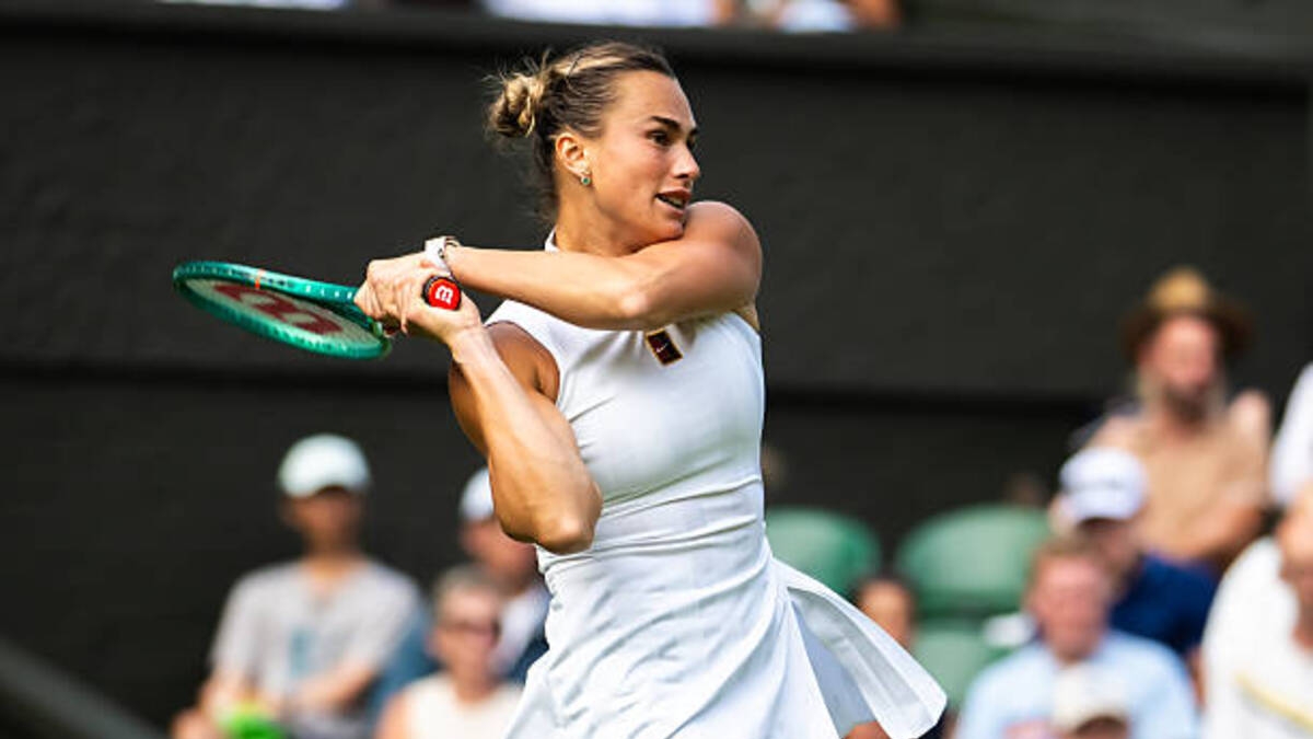 Aryna Sabalenka se ríe de su rival. Foto: gettyimages