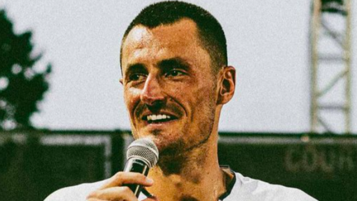 Bernard Tomic posticipa il suo ritiro dopo aver vinto nuovamente un titolo: “Giocherò altri 20 anni”
