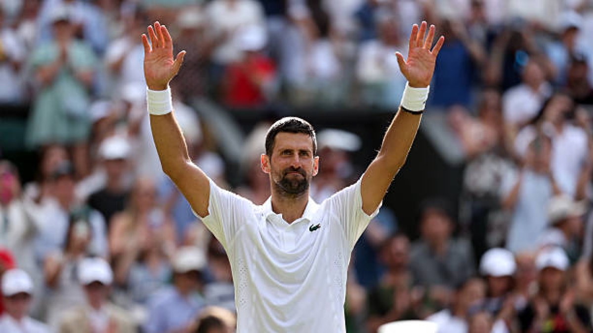 Un serio Djokovic sale vivo de la trampa de Safiullin y ya está en cuartos de Wimbledon