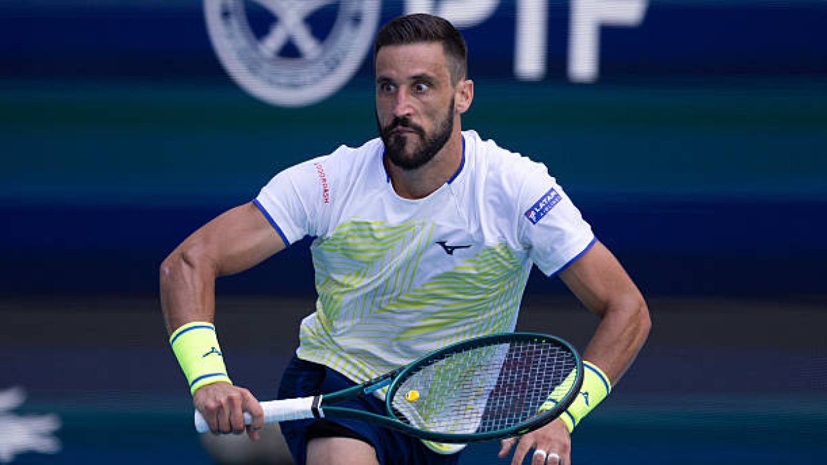 Dzumhur éclate après une erreur de l'arbitre électronique face à Arnaldi : "Je ne joue plus".