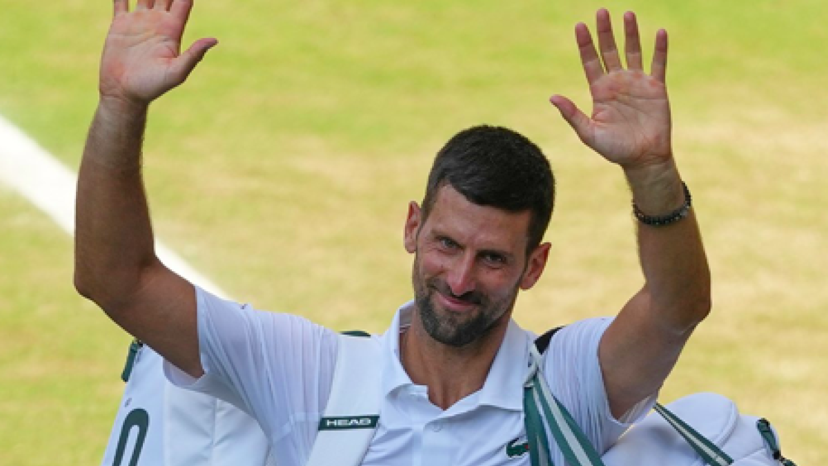 Djokovic s'incline devant Sinner et laisse une porte ouverte pour Wimbledon 2027 : "J'aimerais revenir, au moins, une fois de plus".