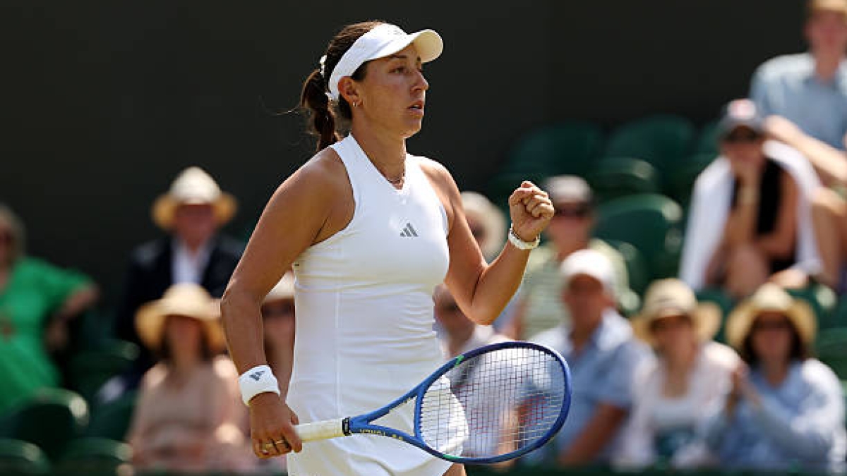 Pegula gives no chance to Bouzas and ends his dream at Wimbledon. Source: Getty Images.
