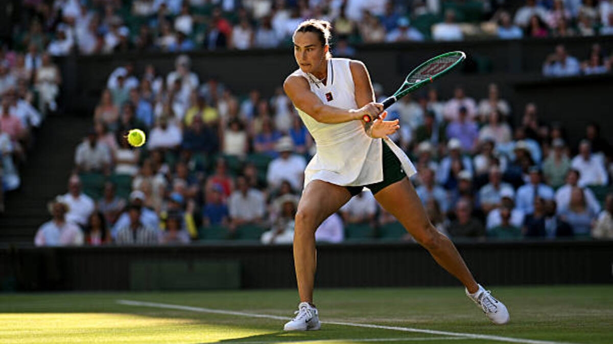 Aryna Sabalenka gana a Ostapenko en Wimbledon 2026. Foto: gettyimages